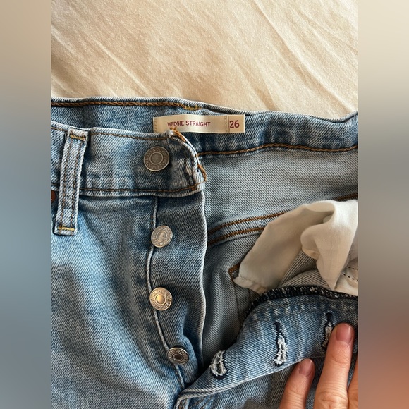 Levi wedgie straight - Picture 2 of 4